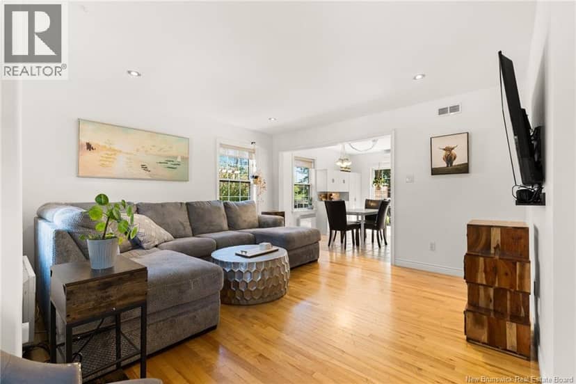35 Du Ruisseau Street — photo 7 of 39