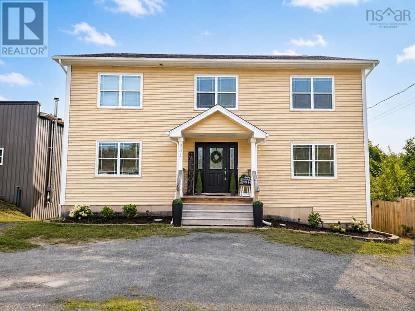 931 King Street — photo 1 of 40