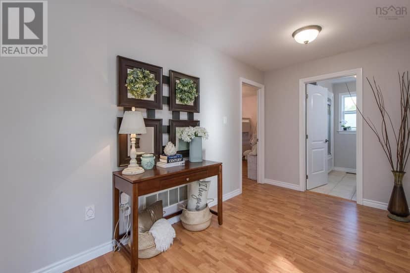 931 King Street — photo 22 of 40