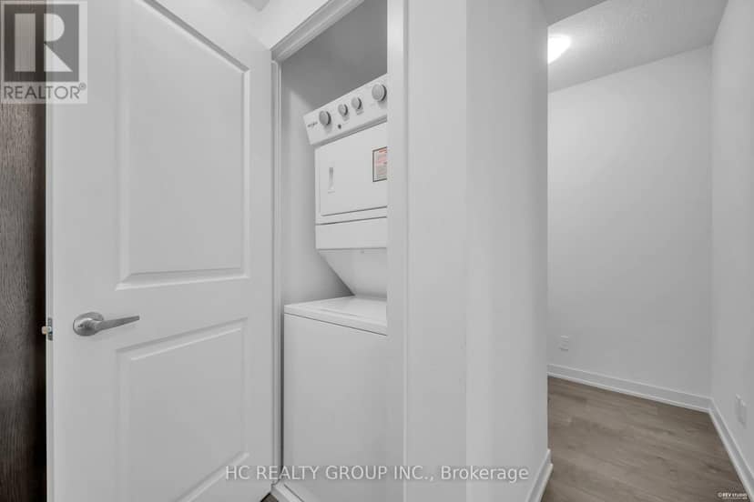 2915 - 4955 Yonge Street — photo 16 of 31