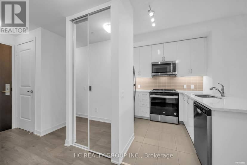 2915 - 4955 Yonge Street — photo 7 of 31