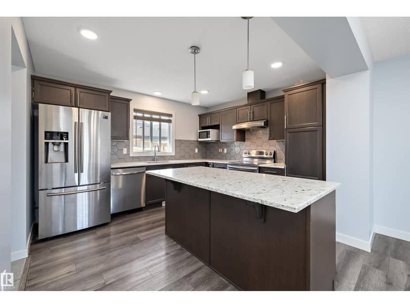 2611 14 AV NW — photo 10 of 40