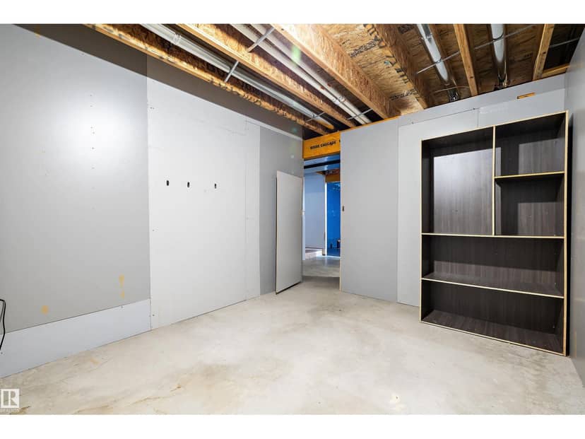 2611 14 AV NW — photo 33 of 40