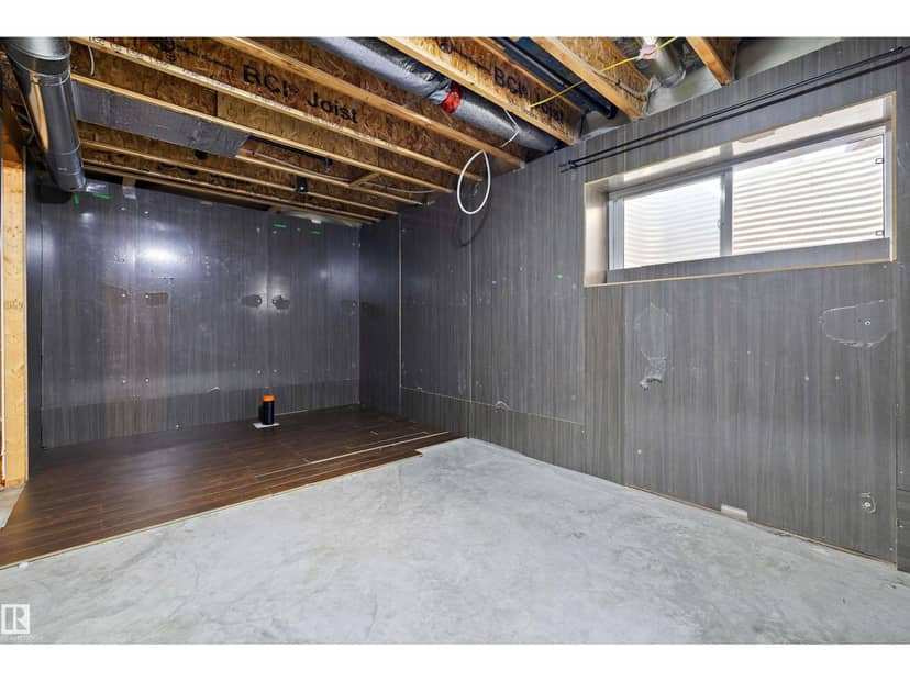 2611 14 AV NW — photo 36 of 40