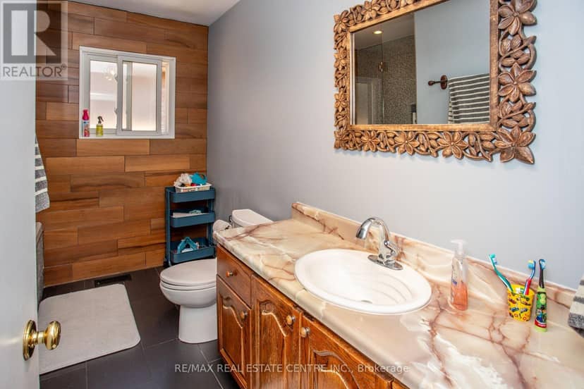 4386 Curia Crescent — photo 12 of 32