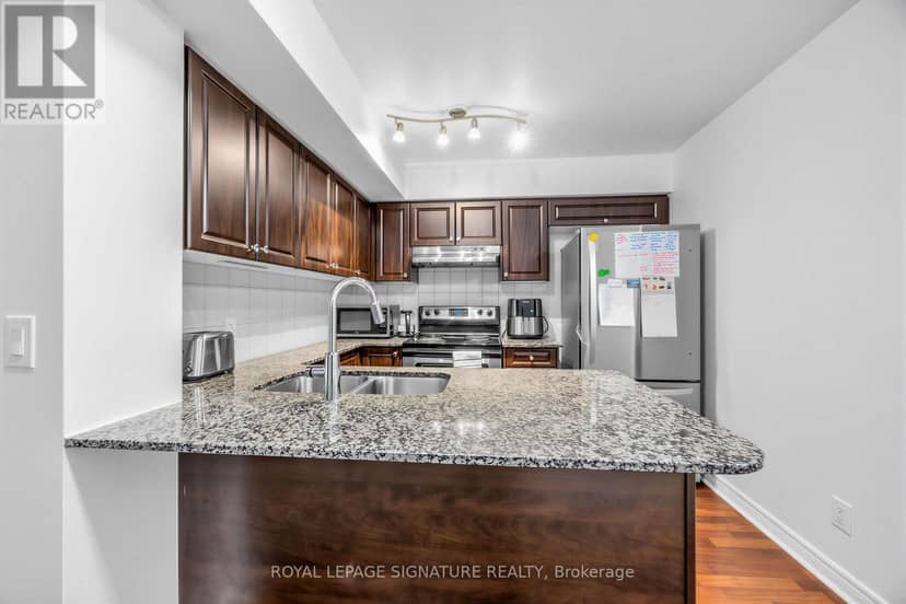 322 - 60 Fairfax Crescent — photo 13 of 31