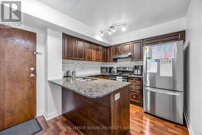 322 - 60 Fairfax Crescent — photo 9 of 31
