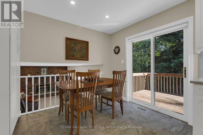 17 Holloway Lane — photo 4 of 21