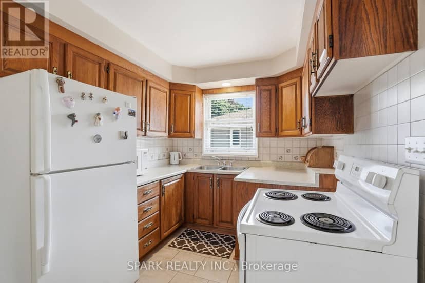 416 Delrex Boulevard — photo 11 of 40