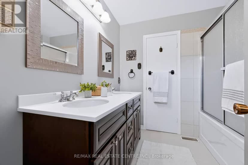 391 Bell Street — photo 19 of 39