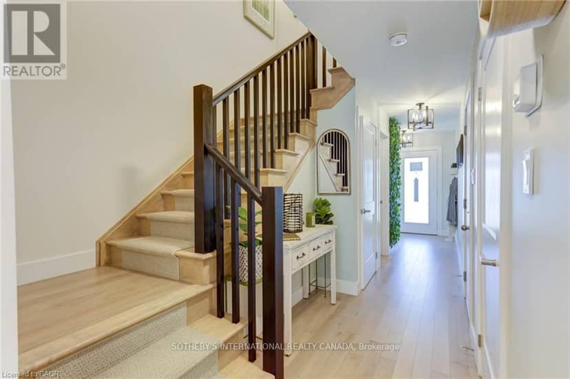 8B - 18 Oak Forest Common — photo 6 of 39