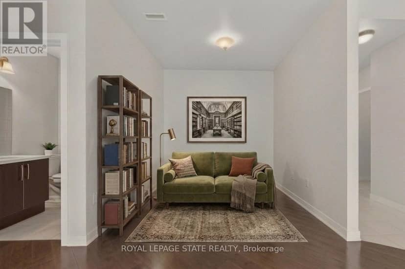 804 - 90 Charlton Avenue W — photo 13 of 31