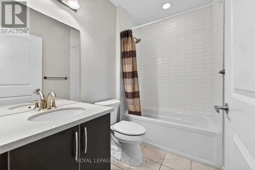 804 - 90 Charlton Avenue W — photo 15 of 31