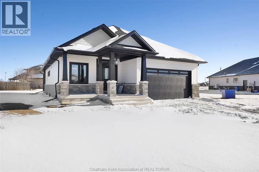 111 Fenceline DRIVE — photo 2 of 35
