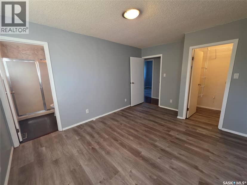 9 Stack CRESCENT, Meadow Lake, photo 4