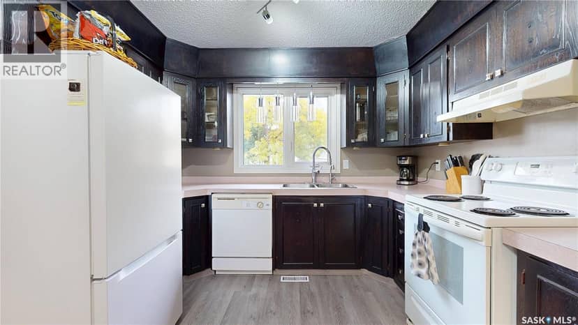 255 Litzenberger CRESCENT — photo 11 of 40