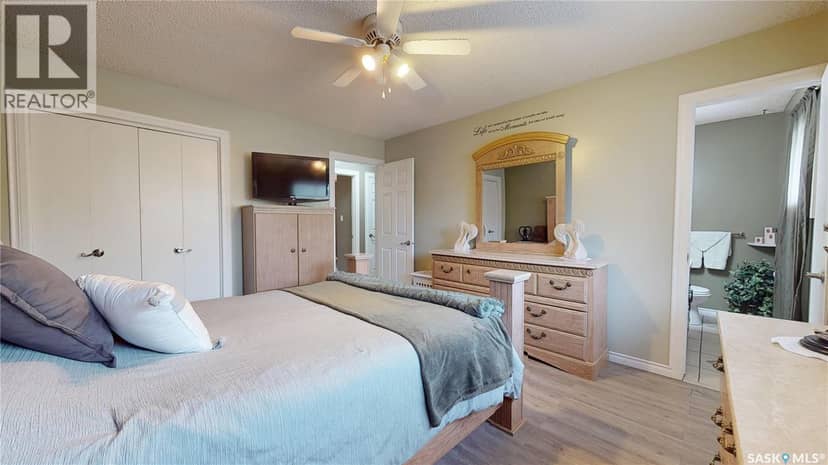 255 Litzenberger CRESCENT — photo 16 of 40