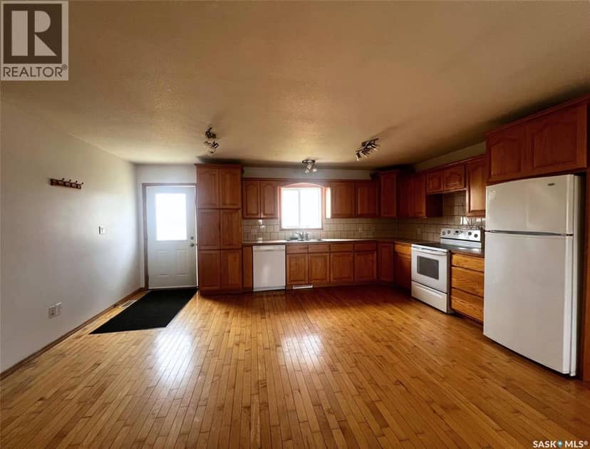 349 10th AVENUE NW, Swift Current, photo 2