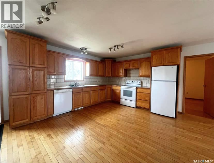 349 10th AVENUE NW, Swift Current, photo 3