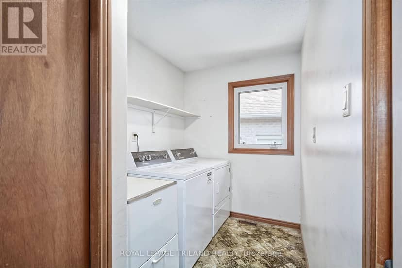 1662 Attawandaron Road — photo 11 of 22