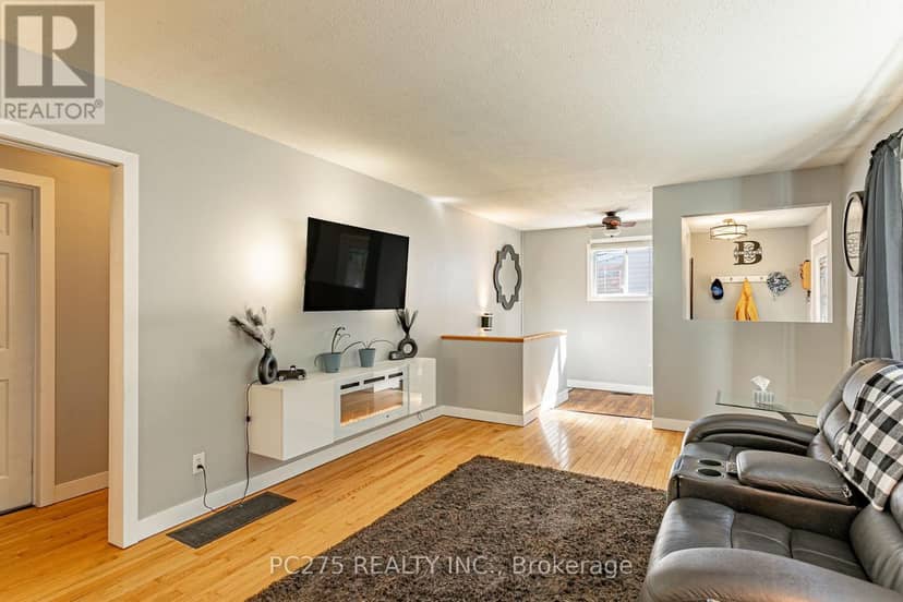 82 Centre Street — photo 10 of 40