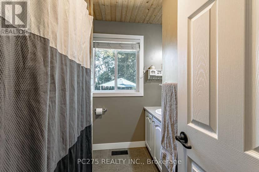82 Centre Street — photo 20 of 40