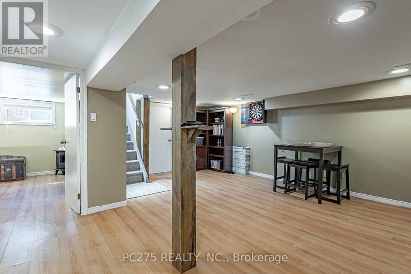 82 Centre Street — photo 26 of 40