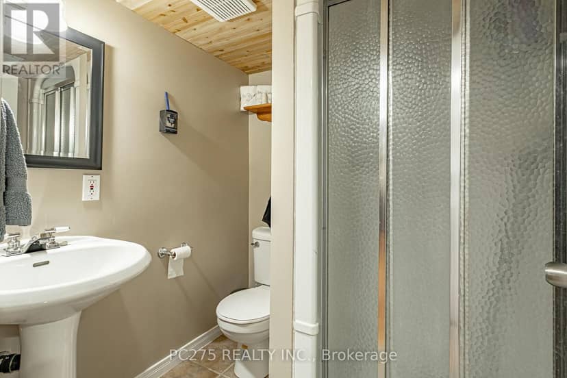 82 Centre Street — photo 28 of 40
