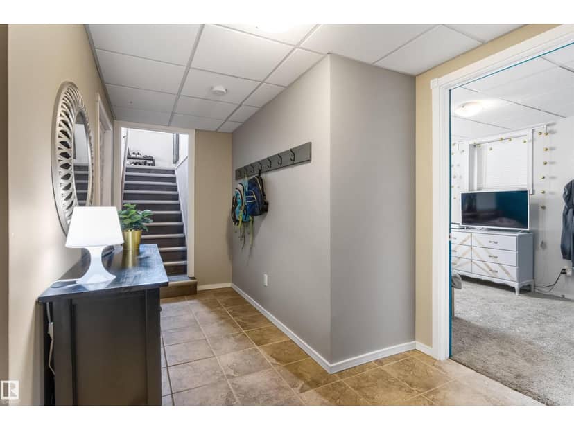 9715 71 AV NW — photo 21 of 39