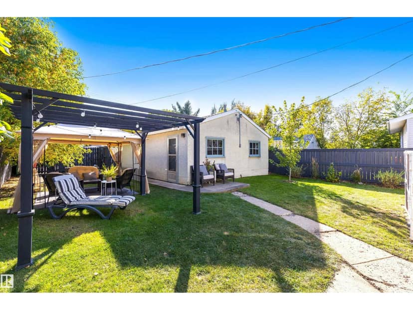 9715 71 AV NW — photo 34 of 39