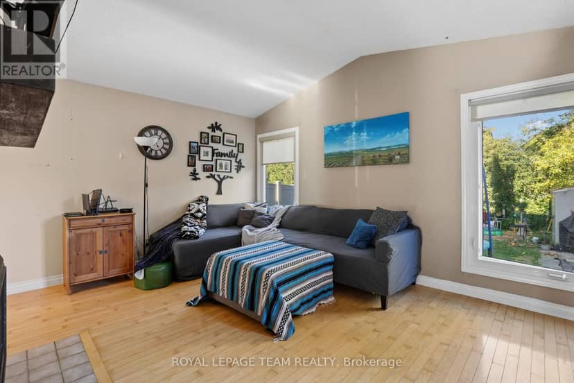 1133 St Emmanuel Terrace — photo 17 of 40