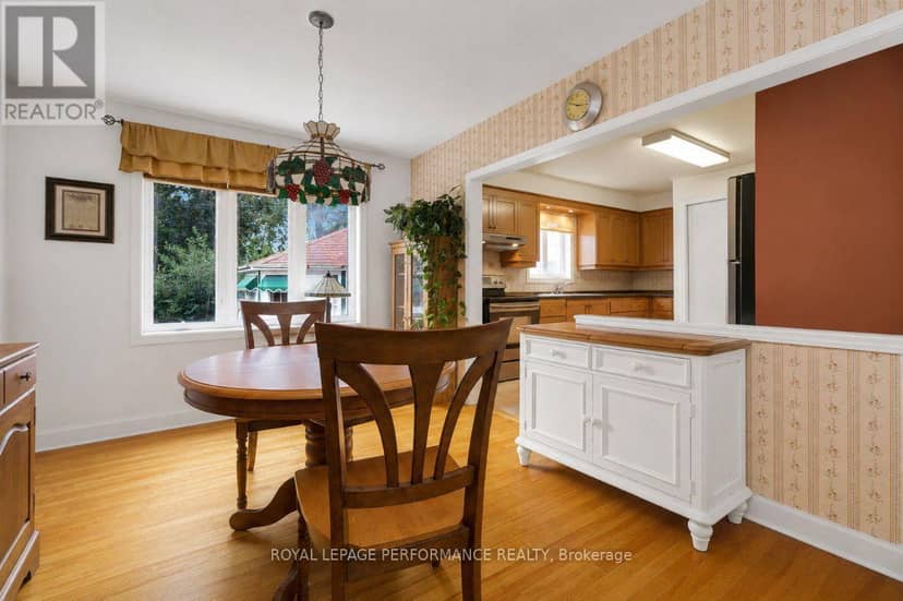 550 Wolffdale Crescent — photo 10 of 40