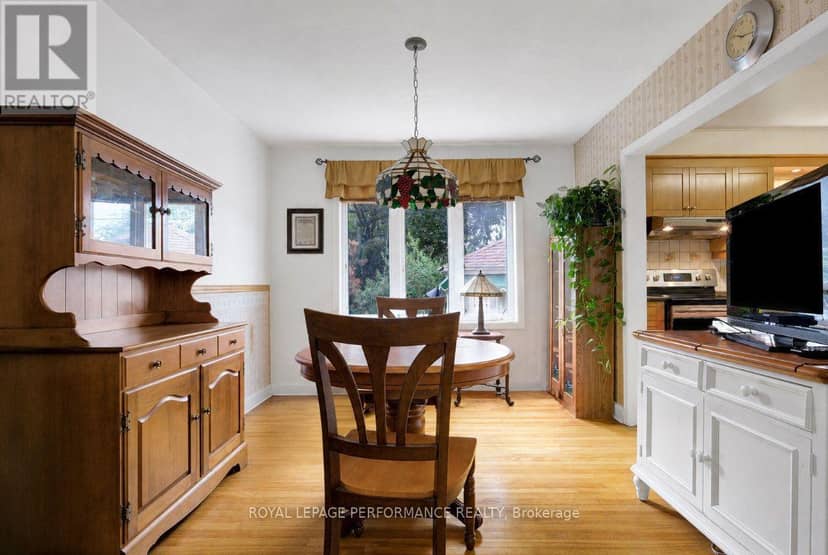 550 Wolffdale Crescent — photo 11 of 40