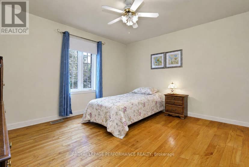550 Wolffdale Crescent — photo 22 of 40