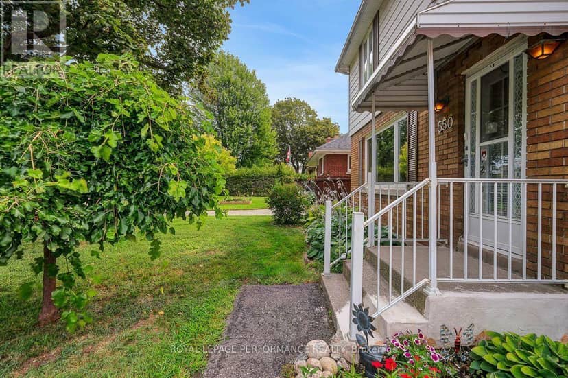 550 Wolffdale Crescent — photo 3 of 40