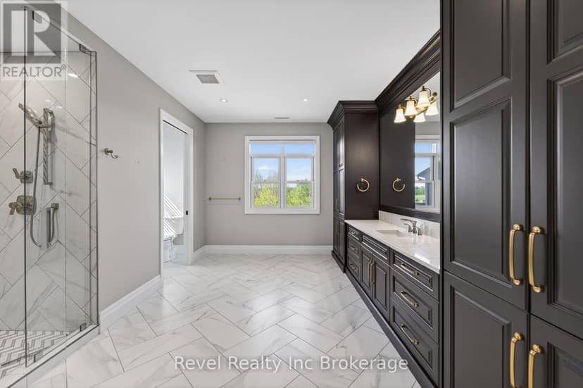 241 Tamarack Boulevard — photo 25 of 40