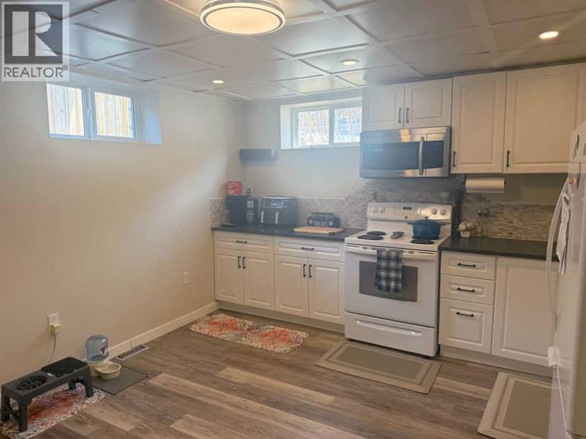 51 Lakeview Crescent — photo 17 of 22