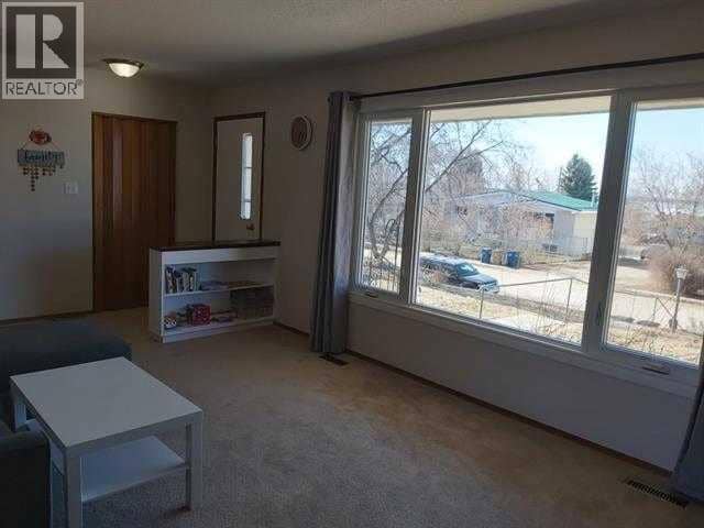 51 Lakeview Crescent — photo 9 of 22
