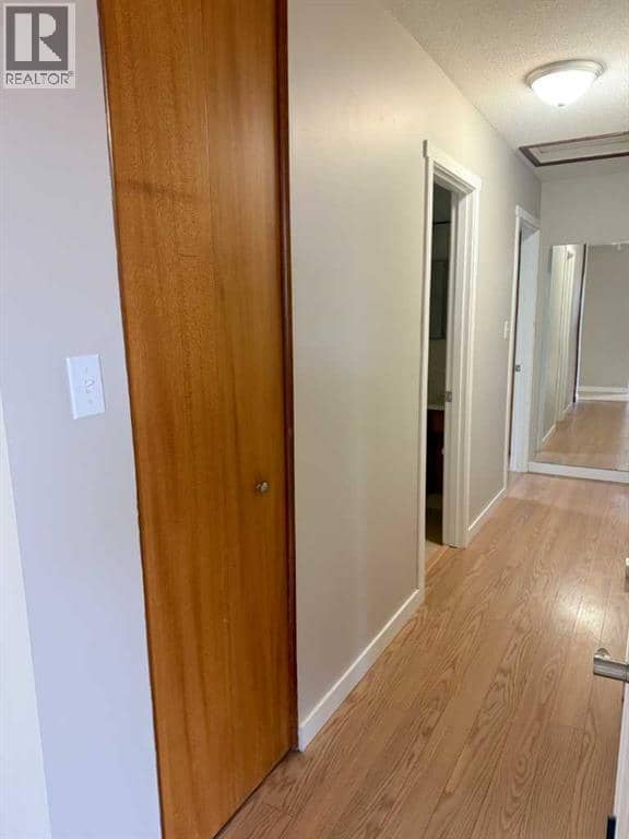 51 Lakeview Crescent — photo 14 of 22
