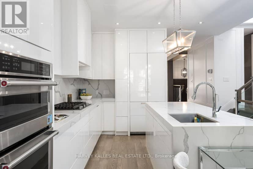 326 St Clements Avenue — photo 4 of 15