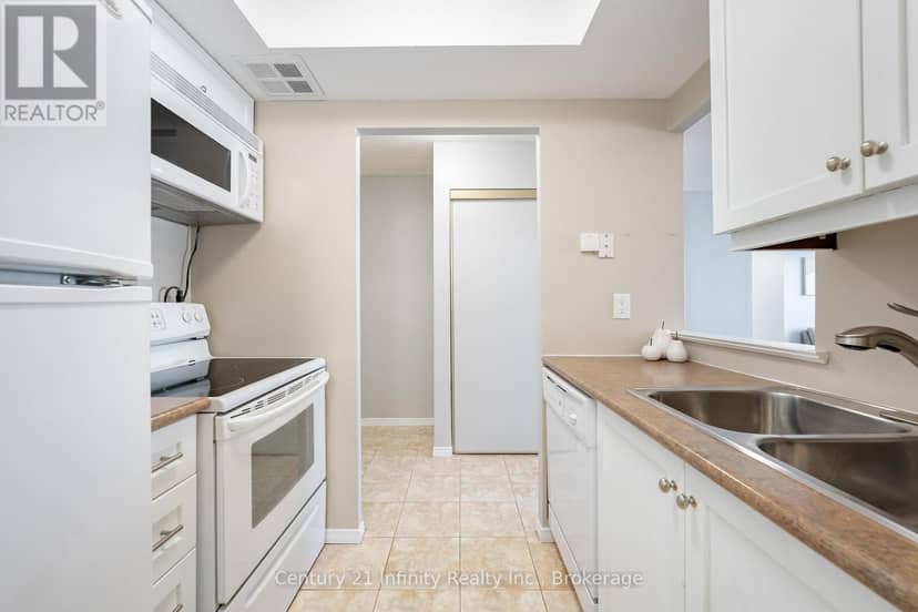 1206 - 5 Greystone Walk Drive — photo 4 of 29