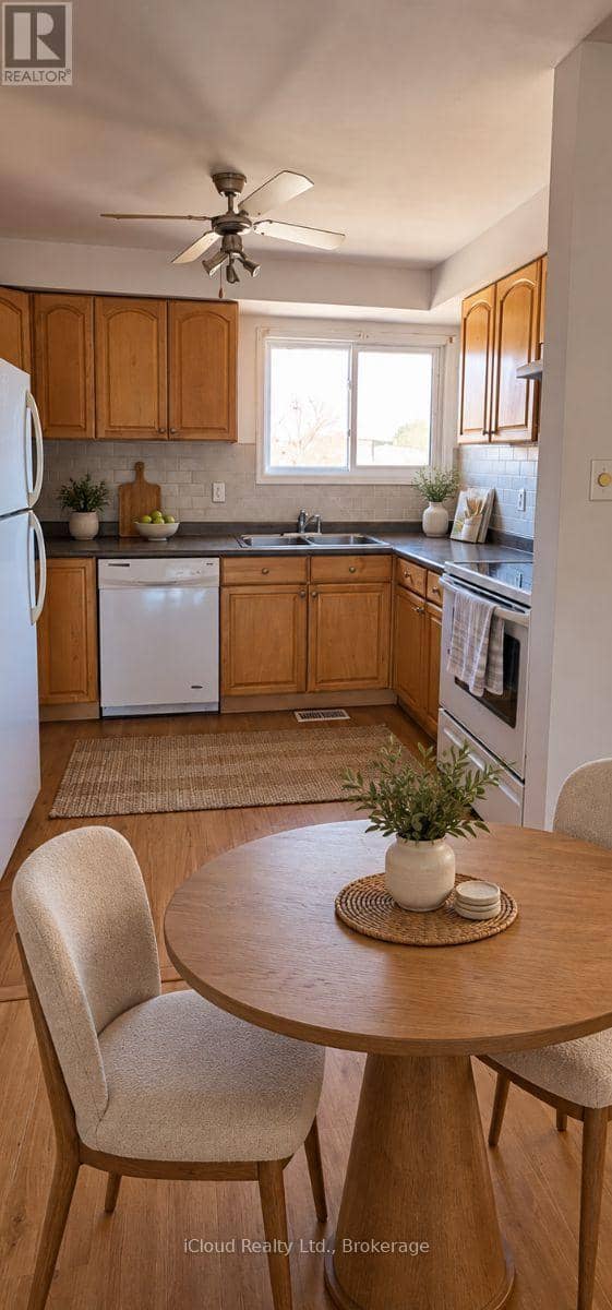 36 - 36 Dawson Crescent — photo 9 of 18
