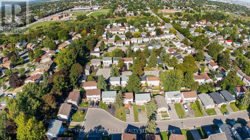 10 Habitat Square, Brampton, photo 2
