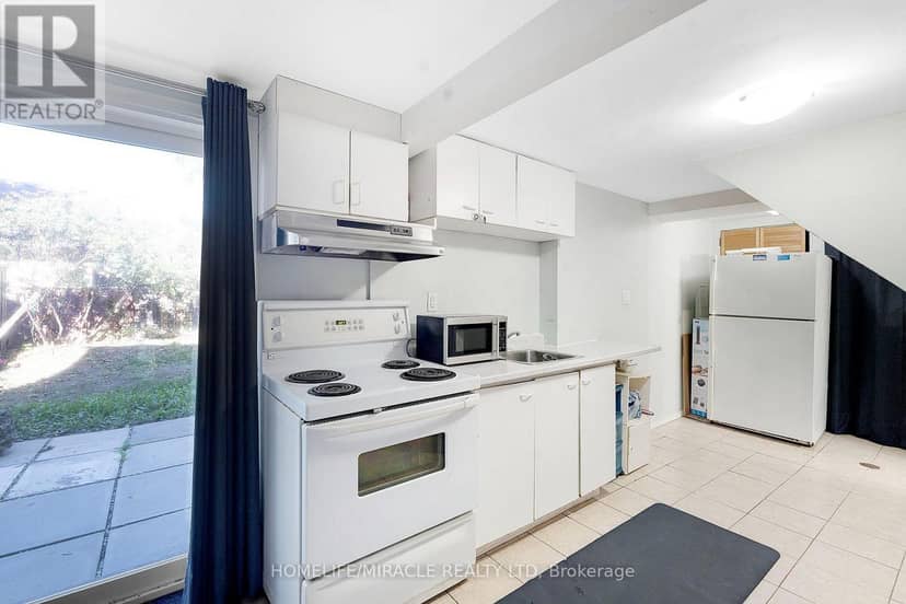 10 Habitat Square — photo 26 of 32