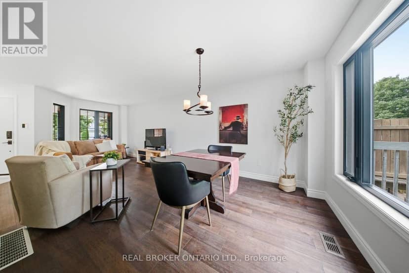 19 Boulder Crescent — photo 12 of 40
