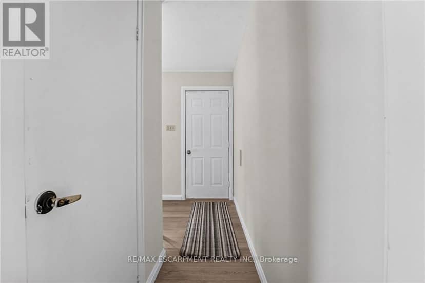 213-215 Maple Street — photo 15 of 40