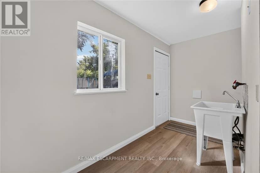 213-215 Maple Street — photo 19 of 40