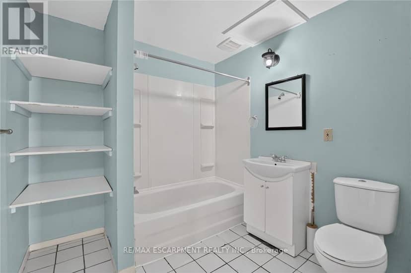 213-215 Maple Street — photo 23 of 40