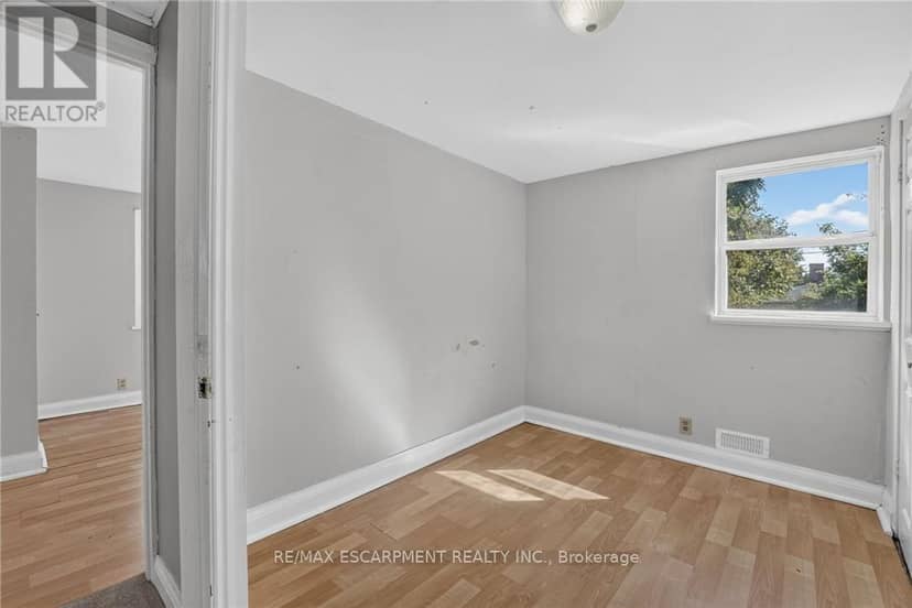 213-215 Maple Street — photo 26 of 40