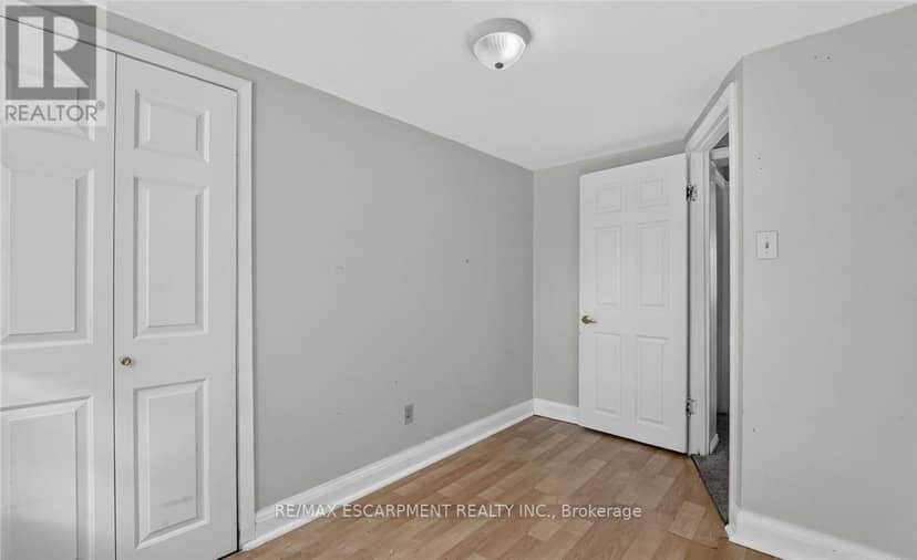 213-215 Maple Street — photo 27 of 40